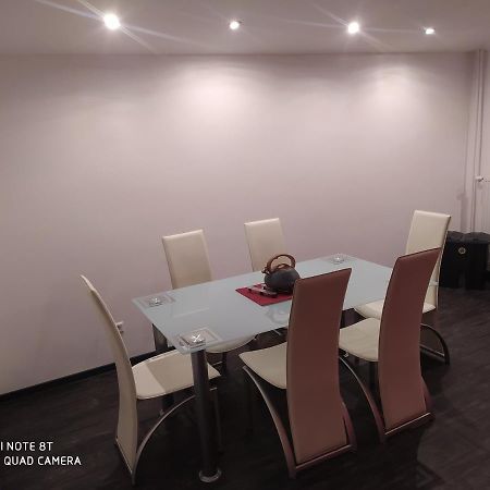 Park Villa Ferienwohnung Mit Pool Und 3 Schlafzimmer Uelzen Eksteriør billede