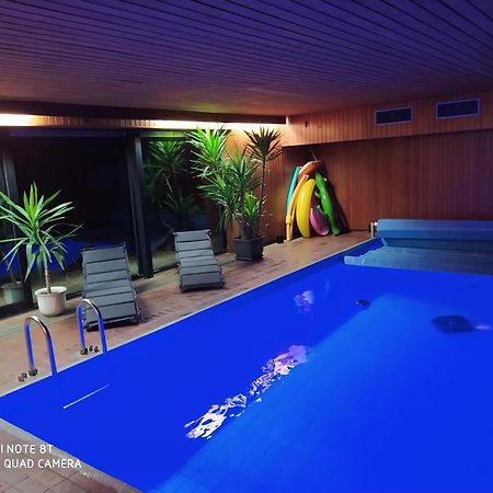 Park Villa Ferienwohnung Mit Pool Und 3 Schlafzimmer Uelzen Eksteriør billede
