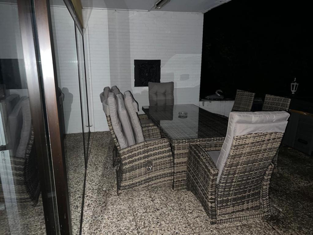 Park Villa Ferienwohnung Mit Pool Und 3 Schlafzimmer Uelzen Eksteriør billede